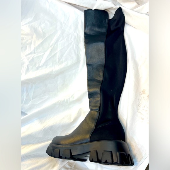 Bamboo over the knee chunky flat heel boots. Size 10 - Picture 2 of 10